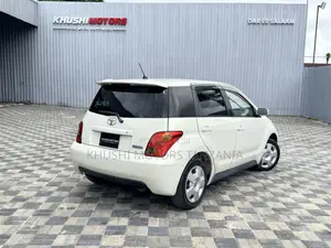 Toyota IST 2003 White