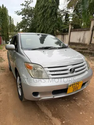 Toyota IST 2006 Silver