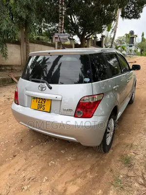 Toyota IST 2006 Silver