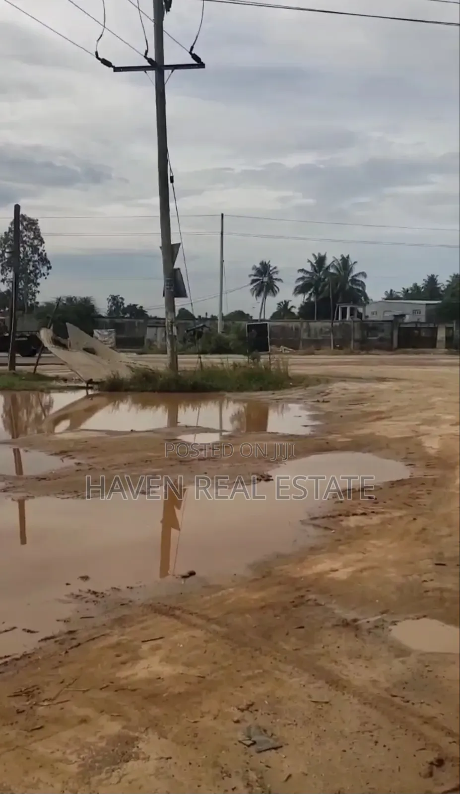 8 Acres Main Road Zinauzwa Kisemvule