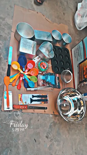 Full Set Ya Vifaa Vya Cake Pamoja. Na Oven 65l