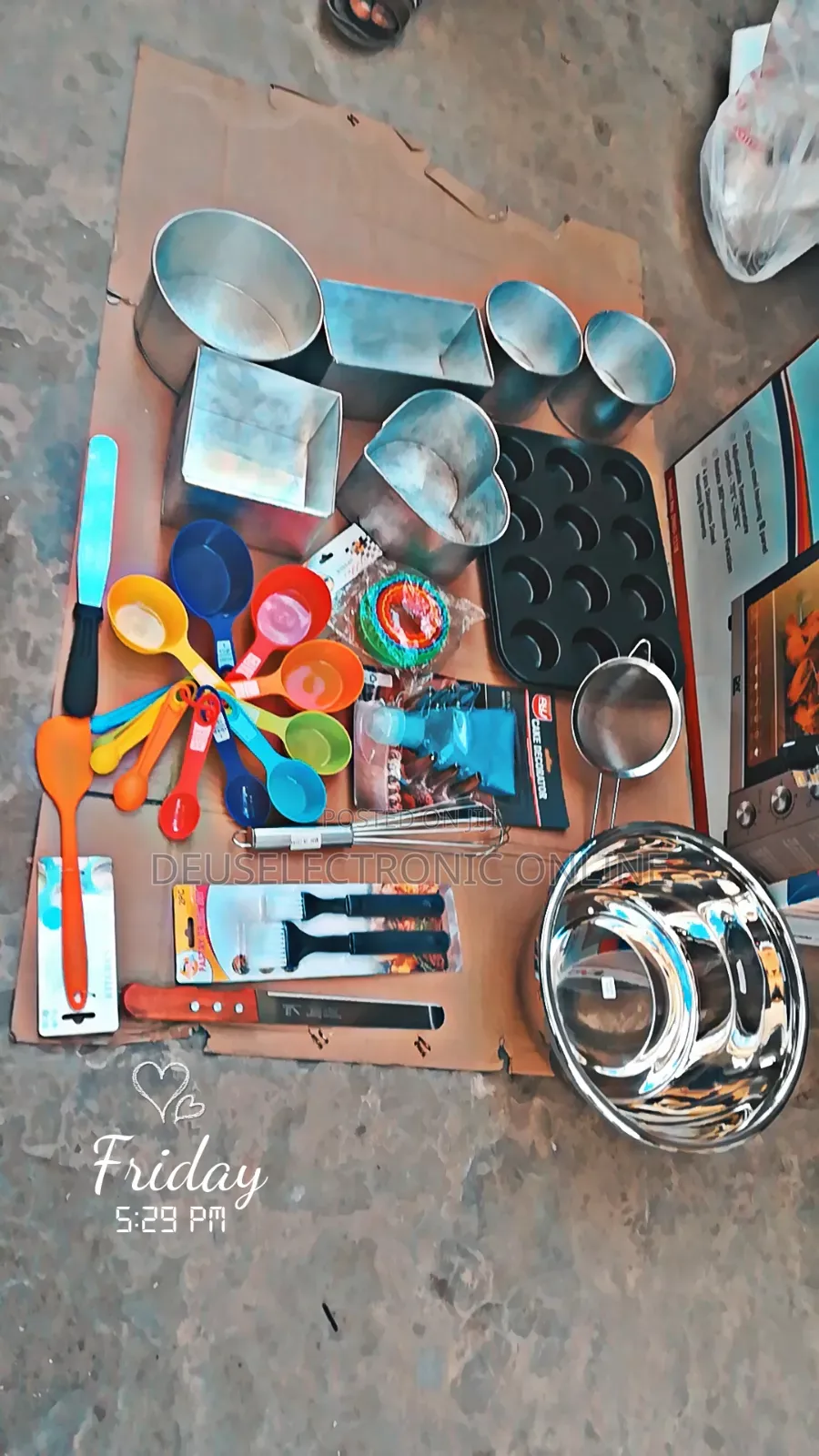 Full Set Ya Vifaa Vya Cake Pamoja. Na Oven 65l