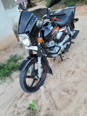 TVS HLX 125 2026 Black