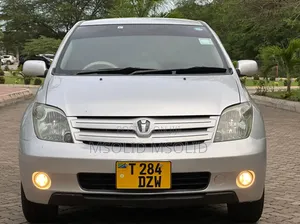 Toyota IST 2005 Silver
