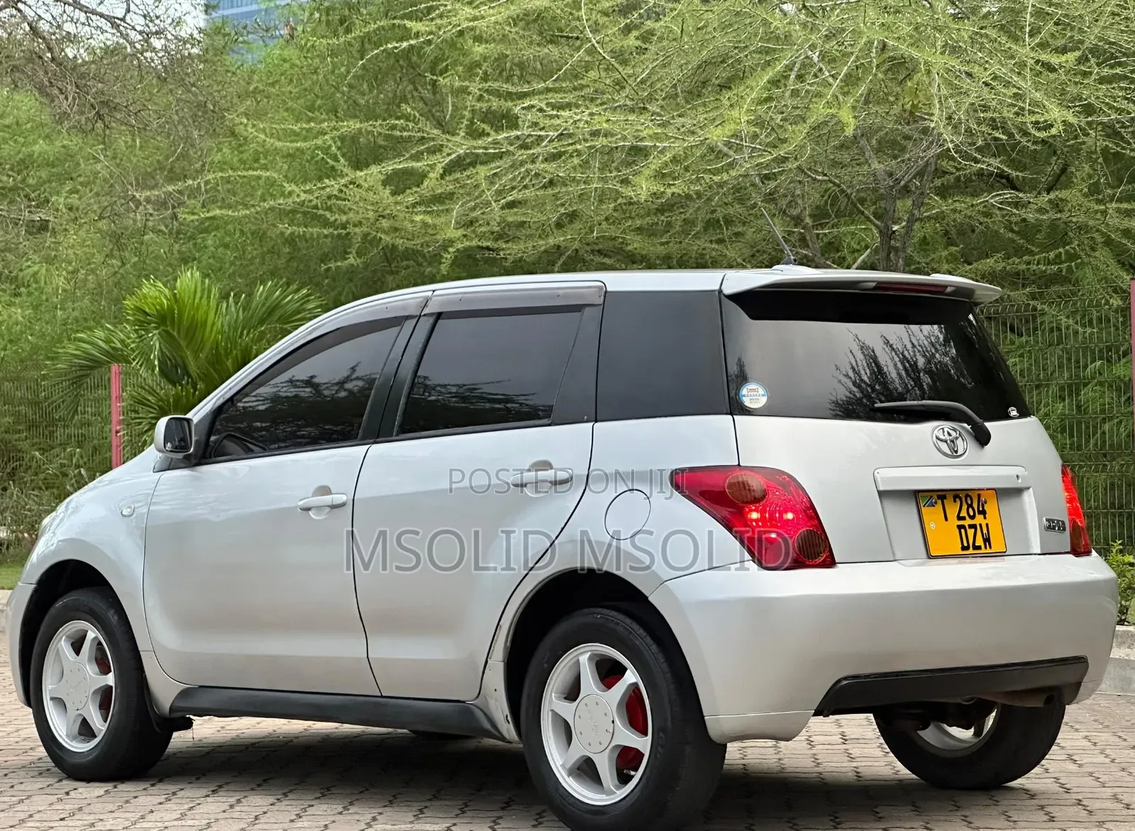 Toyota IST 2005 Silver