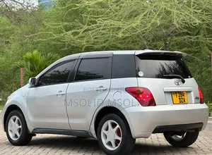 Toyota IST 2005 Silver