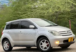 Toyota IST 2005 Silver