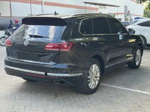Volkswagen Touareg 2021 Black
