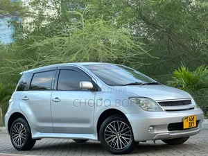 Toyota IST 2005 Silver
