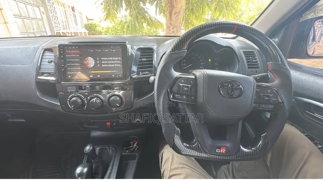 Toyota Hilux 3.0 D-4D 4x4 2014 Silver