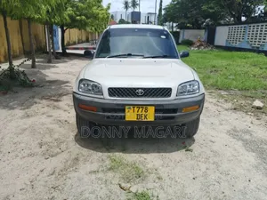 Toyota RAV4 1999 Silver