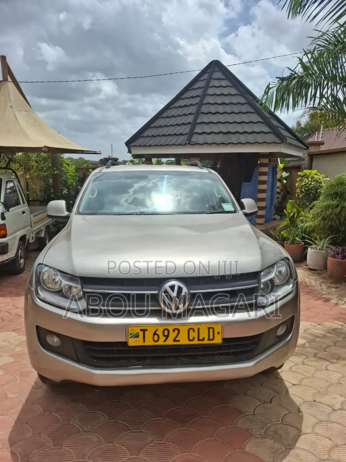 Volkswagen Amarok 2012 Beige
