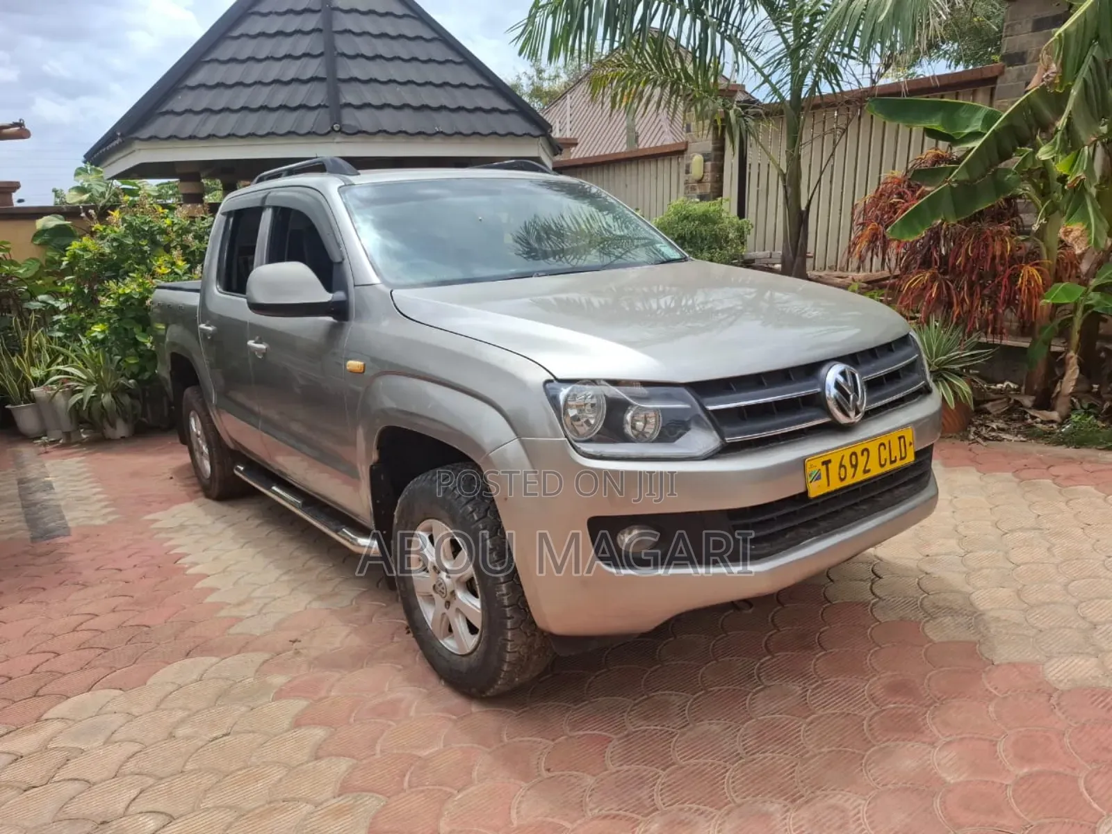 Volkswagen Amarok 2012 Beige