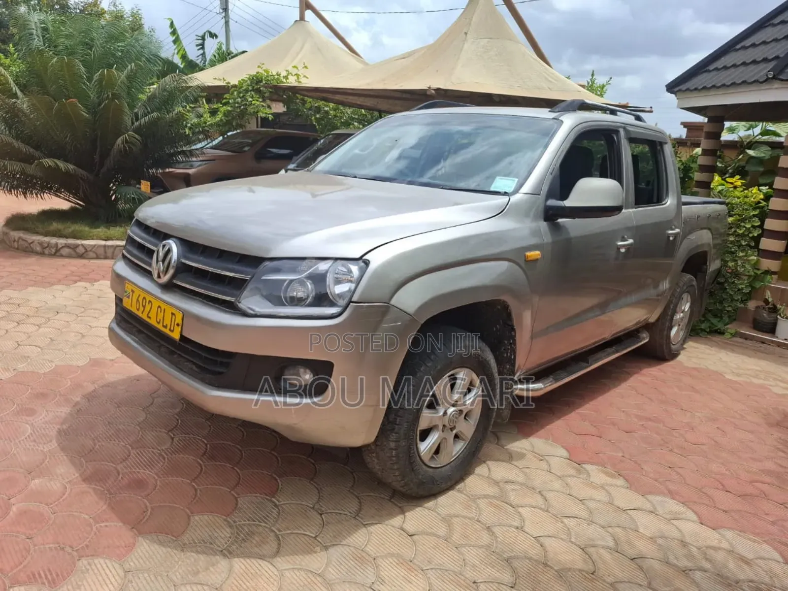 Volkswagen Amarok 2012 Beige