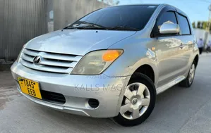 Toyota IST 2006 Silver