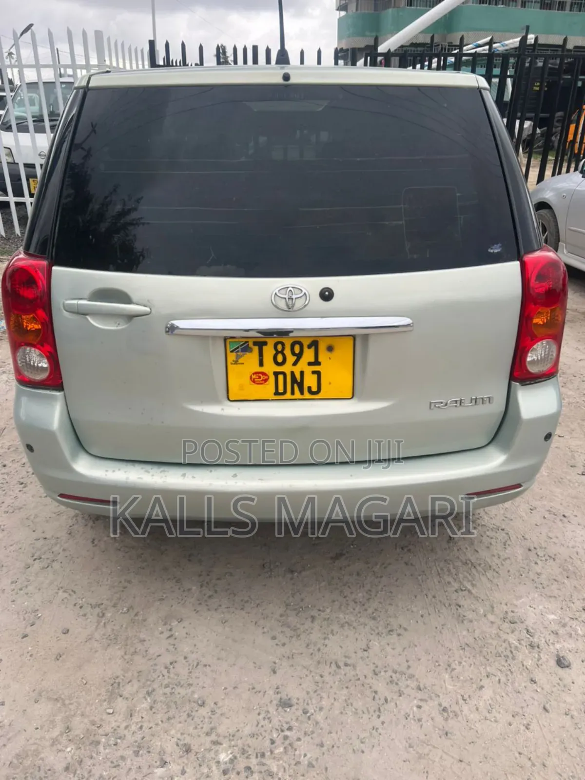Toyota Raum 2004 Silver