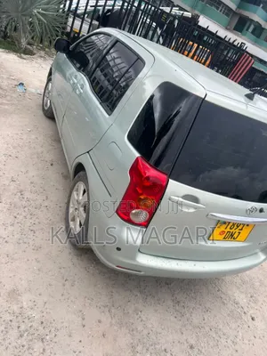 Toyota Raum 2004 Silver