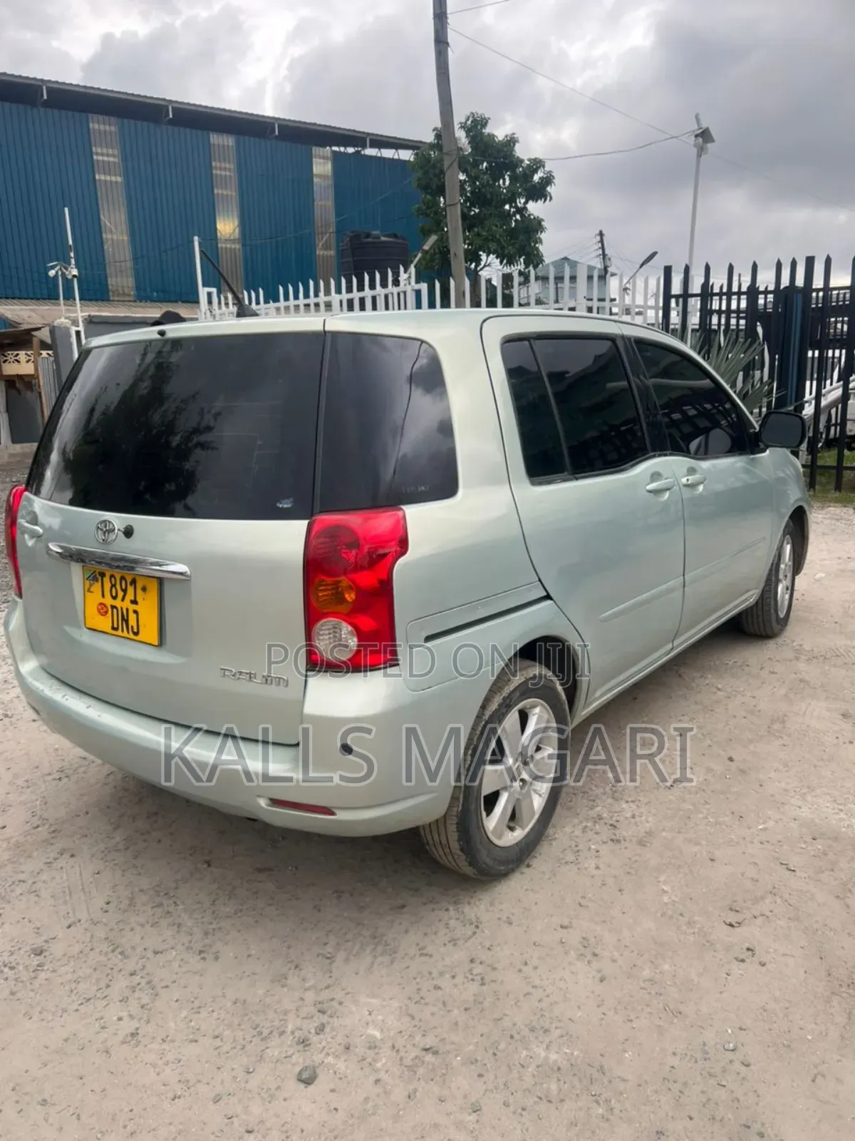 Toyota Raum 2004 Silver