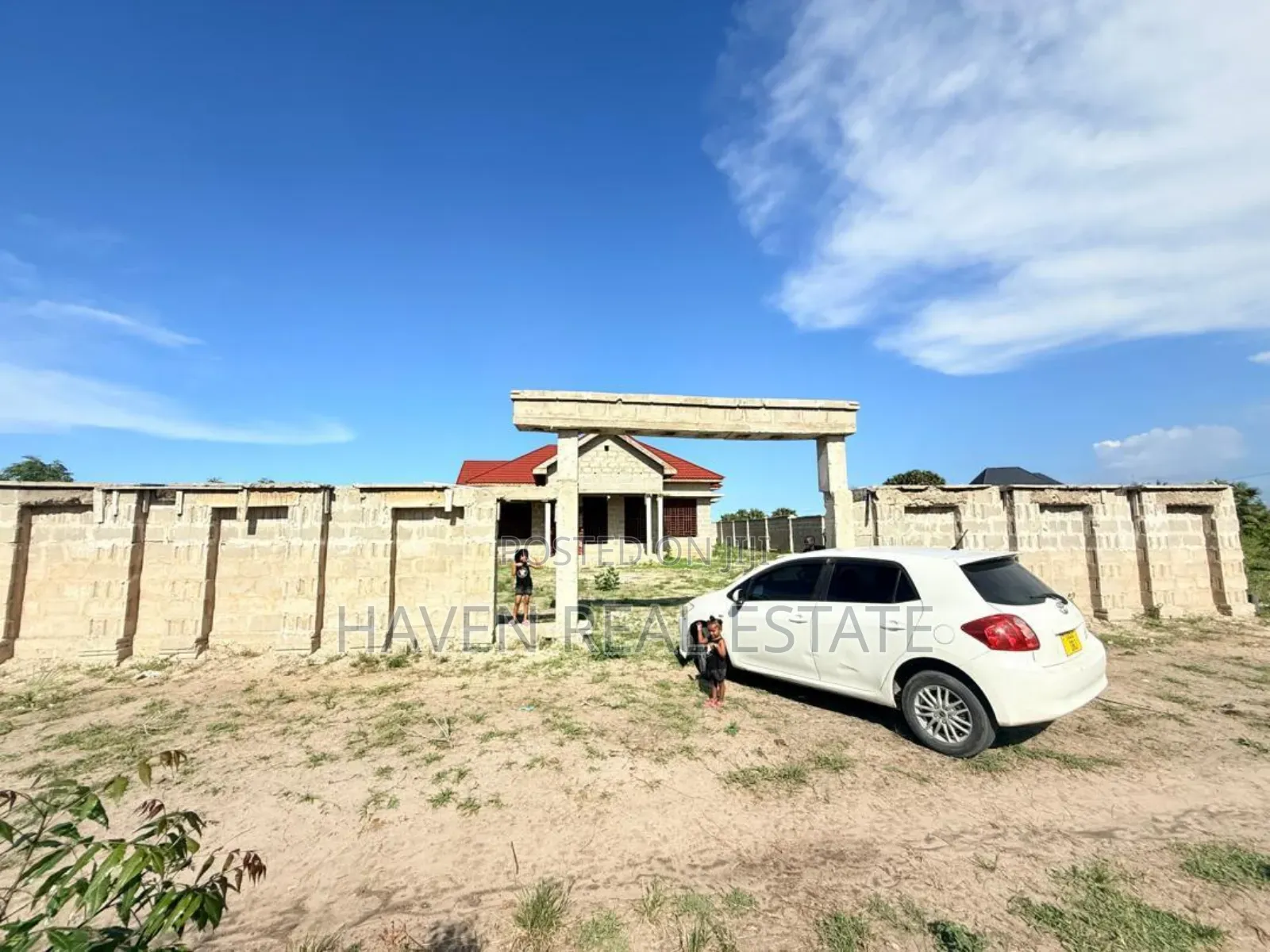 3bdrm House in Zinga for sale