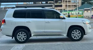 Toyota Land Cruiser 2020 White