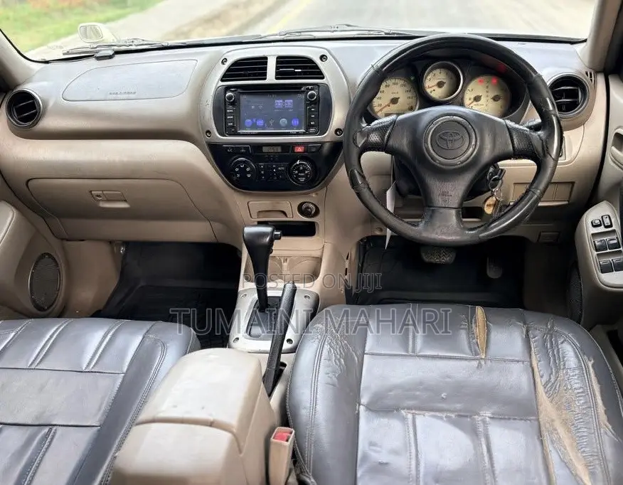 Toyota RAV4 2006 Gold