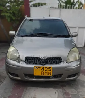 Toyota Vitz 2002 Silver