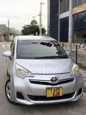Toyota Ractis 2011 Silver