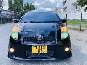 Toyota Vitz 2006 Black