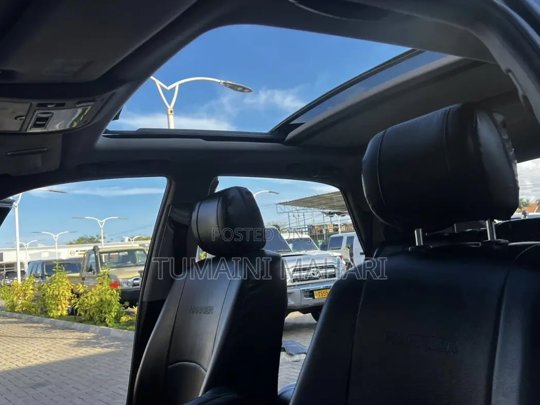 Toyota Harrier 2005 Black