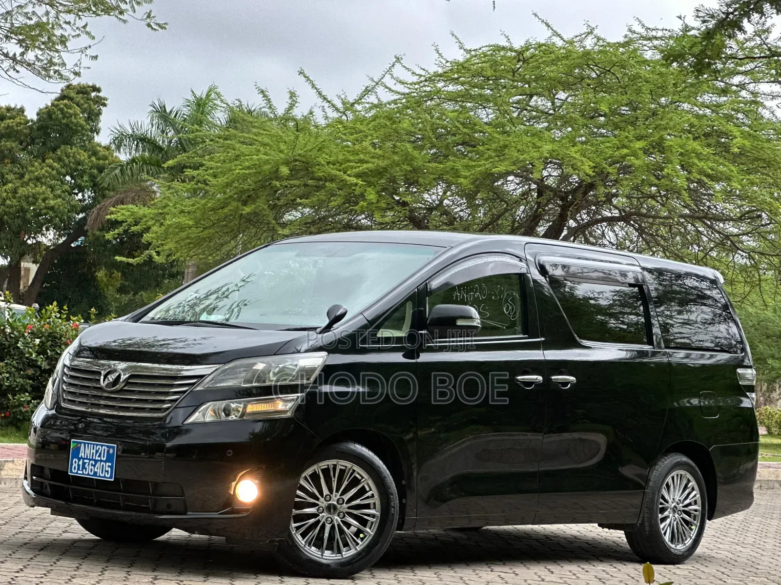 Toyota Vellfire 2010 Black