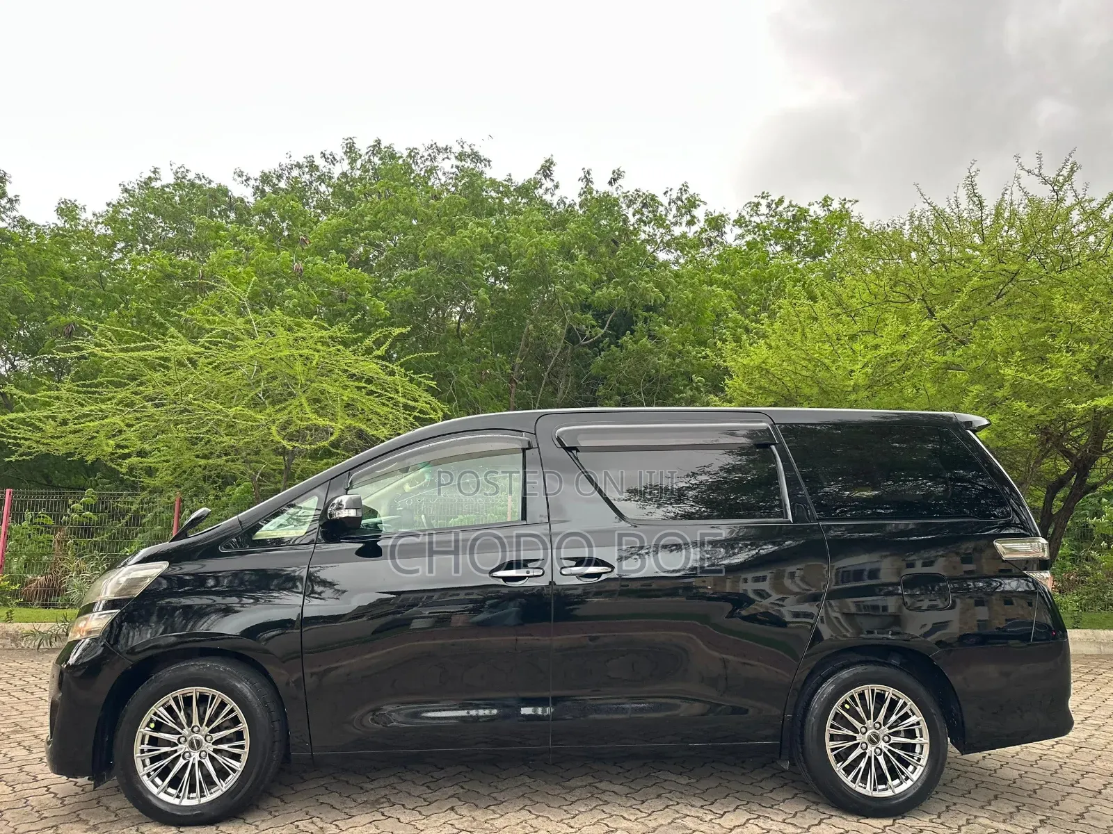 Toyota Vellfire 2010 Black