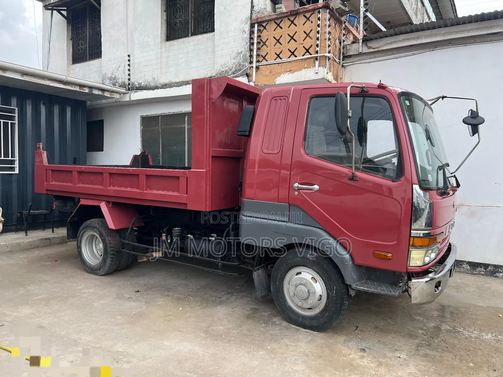 Mitsubishi Fuso 1995 Red