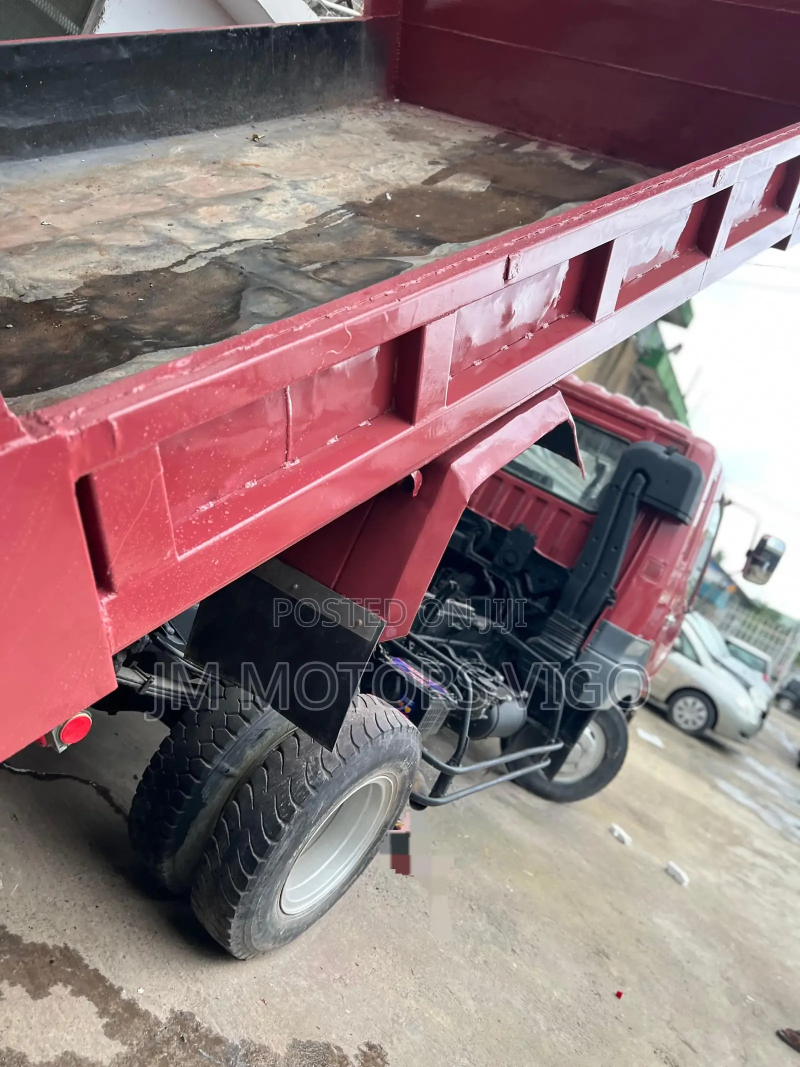 Mitsubishi Fuso 1995 Red