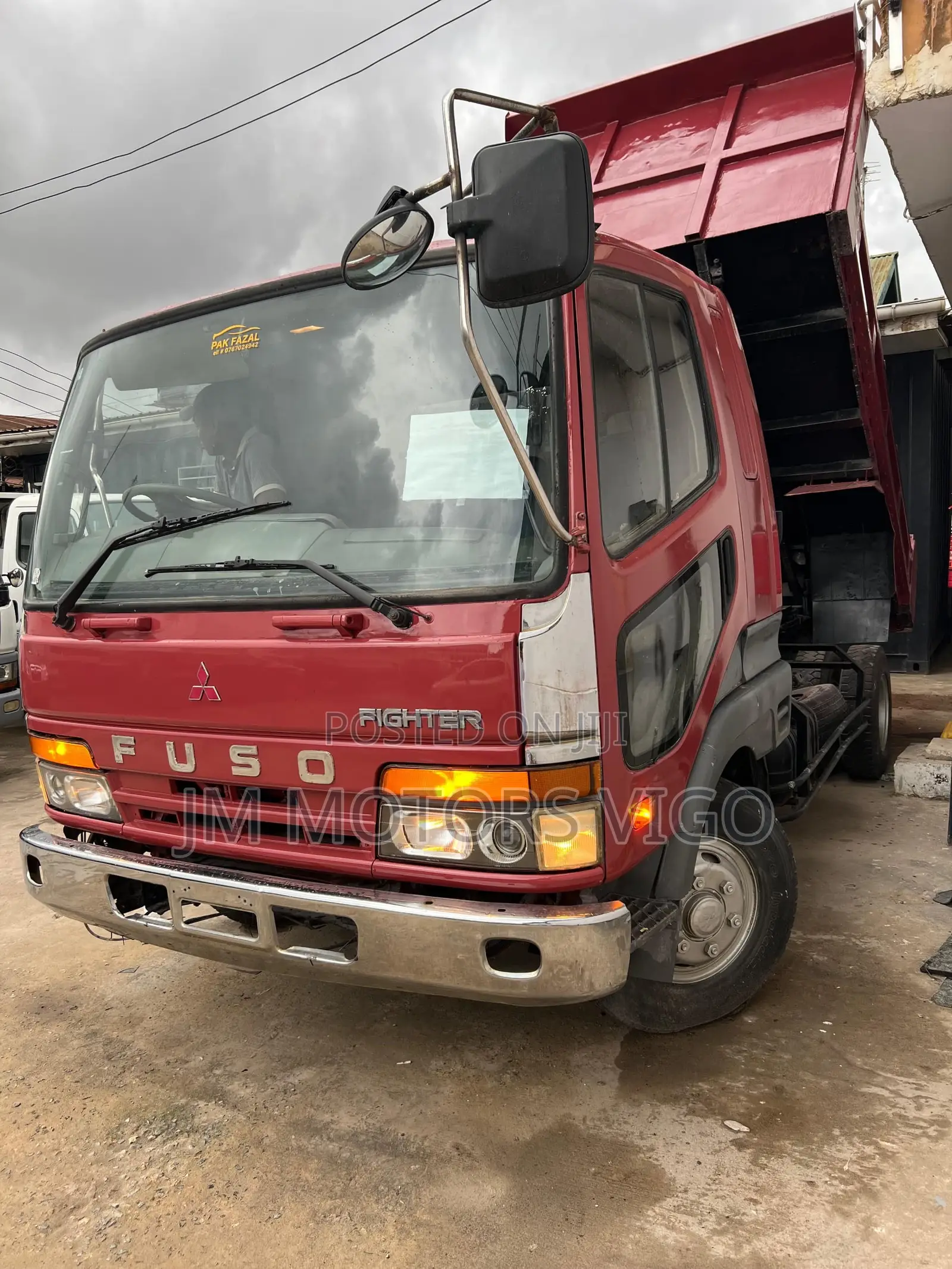 Mitsubishi Fuso 1995 Red
