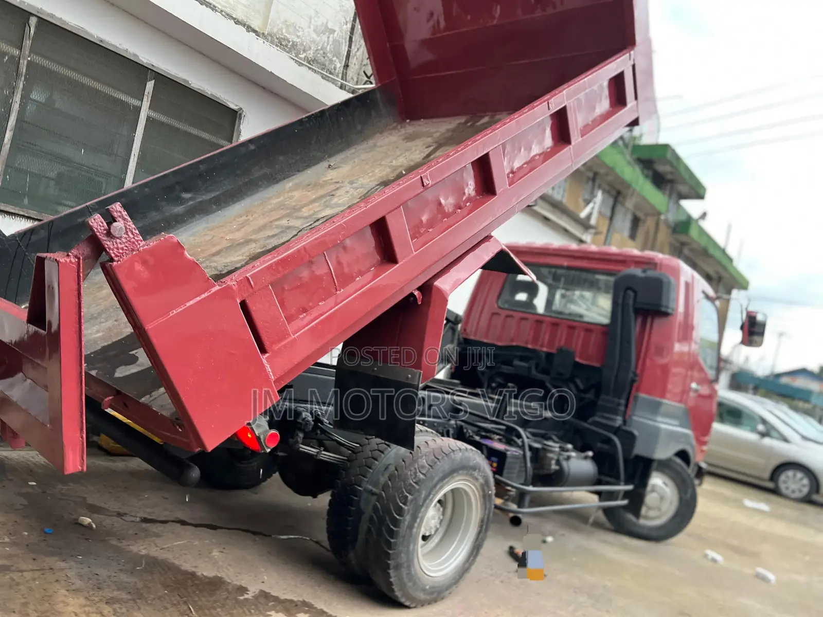Mitsubishi Fuso 1995 Red
