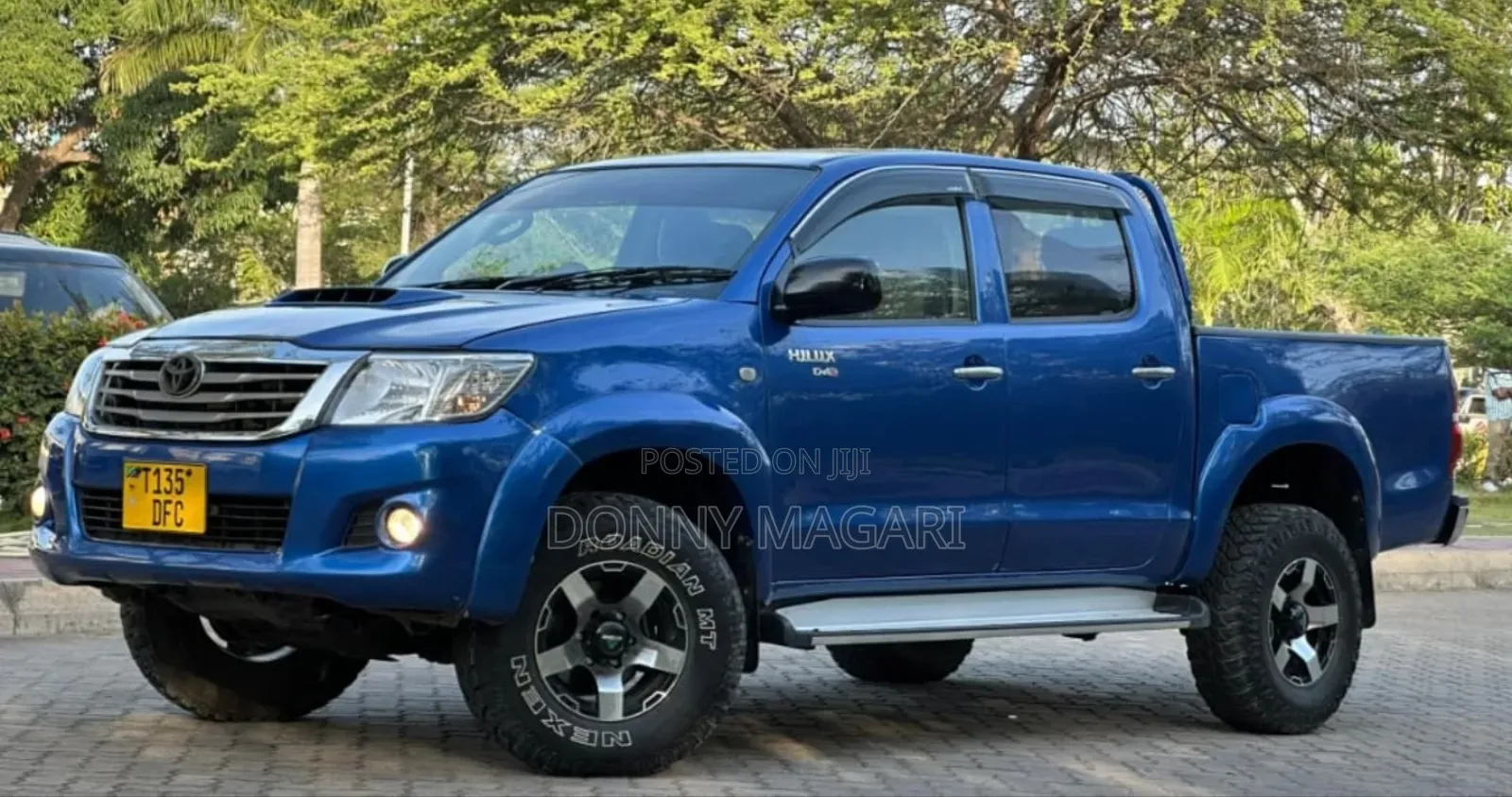 Toyota Hilux 2016 Blue