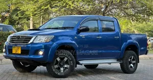 Toyota Hilux 2016 Blue