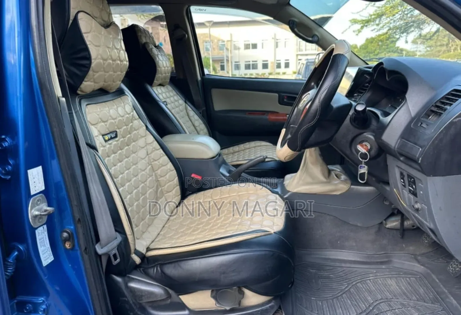 Toyota Hilux 2016 Blue