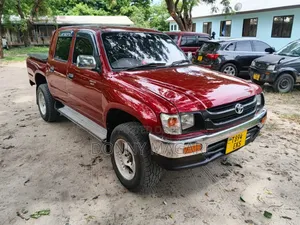 Toyota Hilux 2.5 Cab 2005 Red