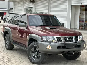 Nissan Patrol 2013 Red