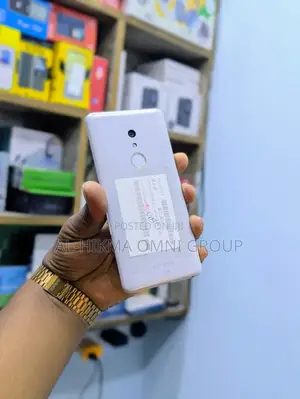 Fujitsu Arrow Be3 F-02L 32 GB White