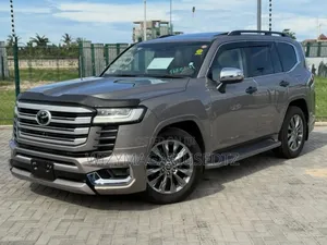 Toyota Land Cruiser LC300 2024 Beige