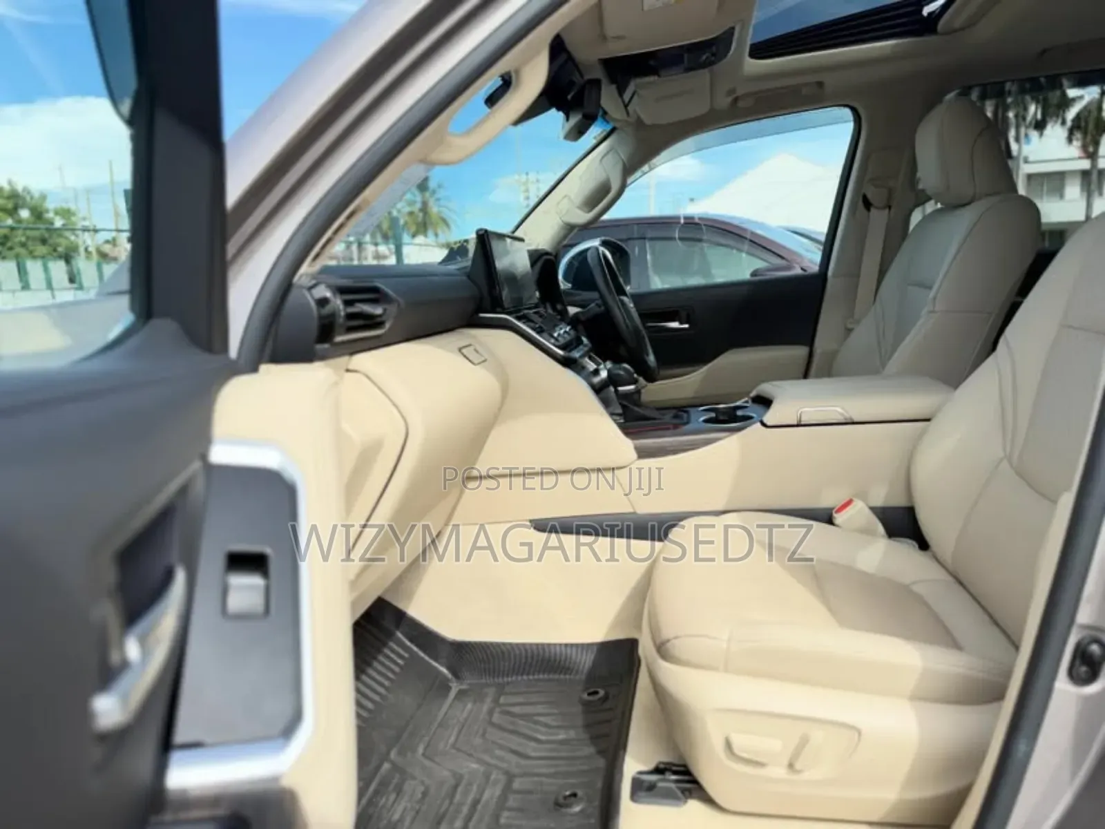 Toyota Land Cruiser LC300 2024 Beige