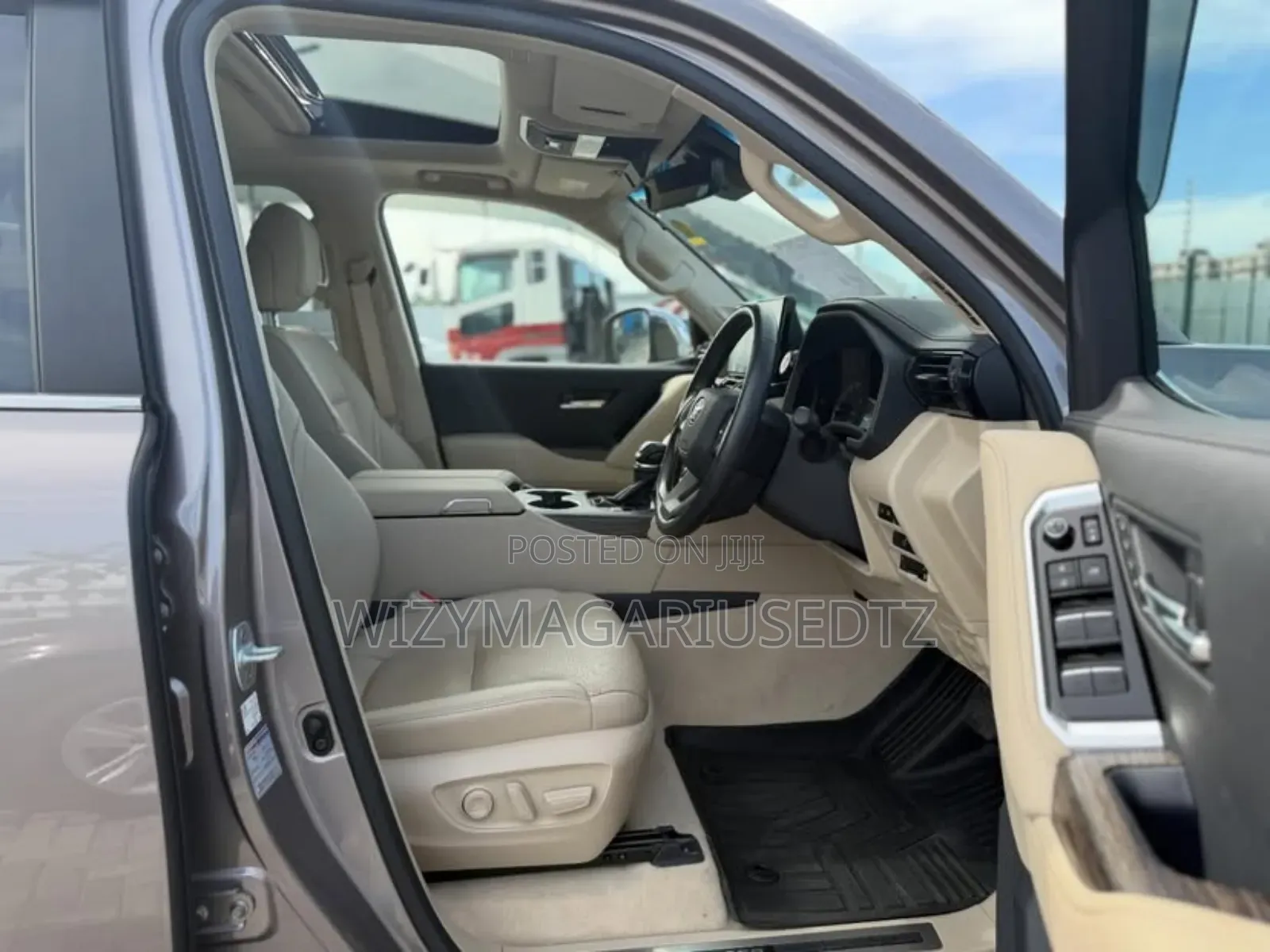 Toyota Land Cruiser LC300 2024 Beige