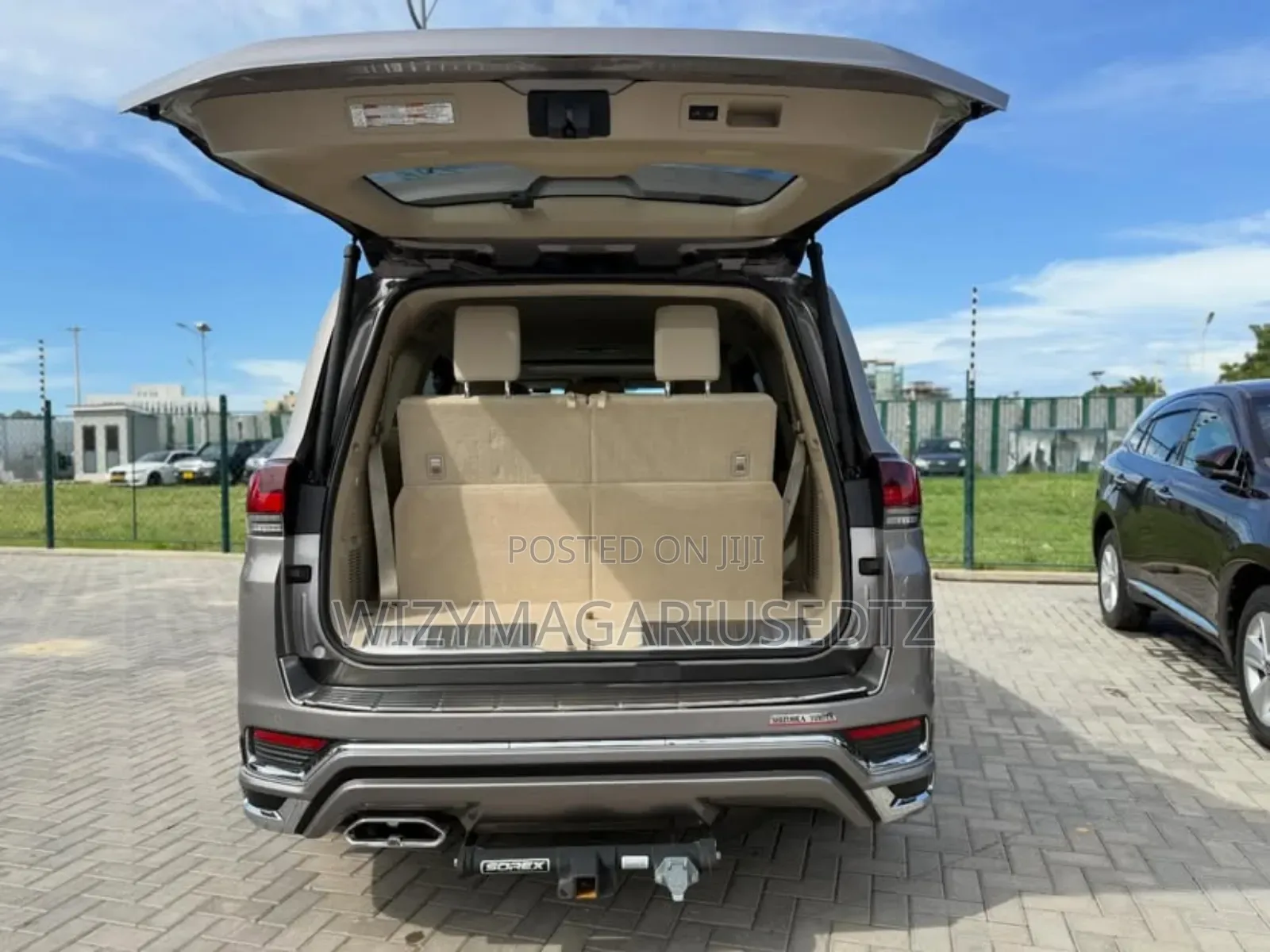 Toyota Land Cruiser LC300 2024 Beige