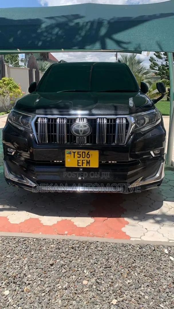 Toyota Land Cruiser Prado 2.7 2023 Black