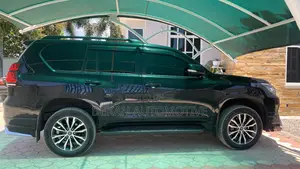 Toyota Land Cruiser Prado 2.7 2023 Black