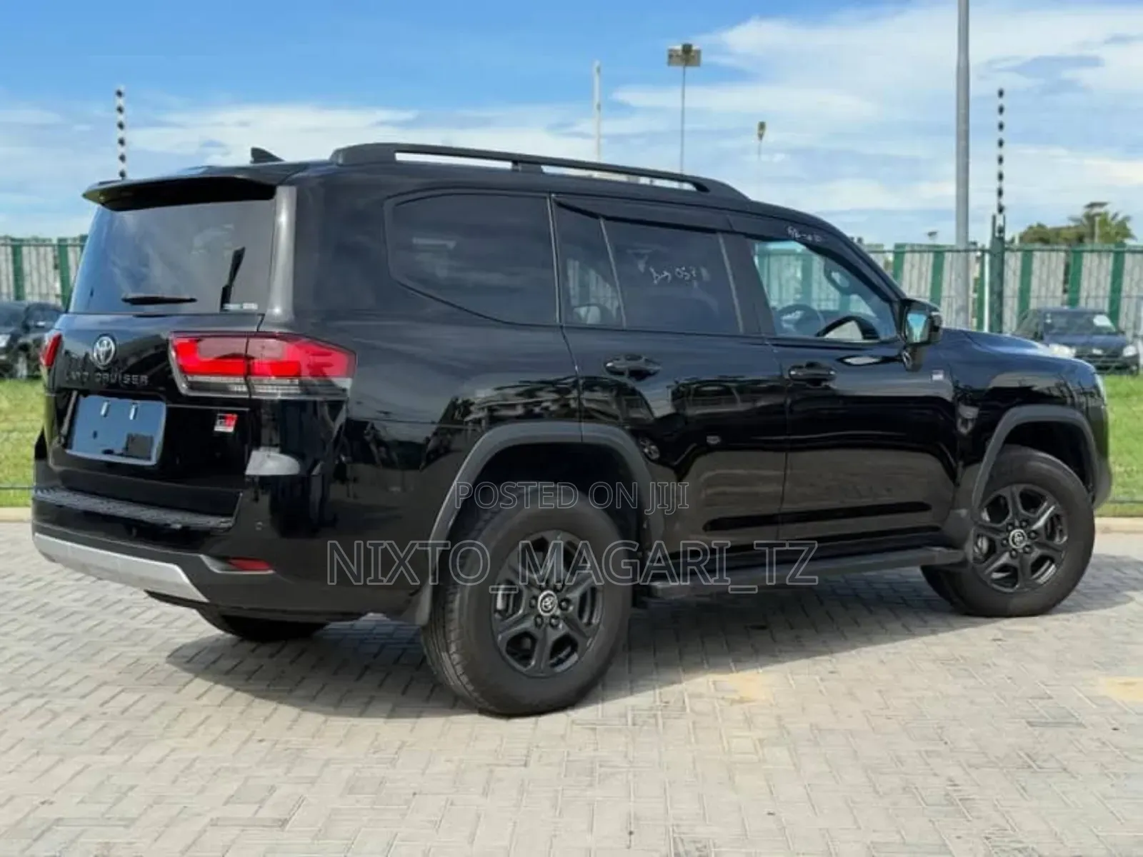 Toyota Land Cruiser 2023 Black