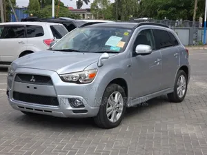 Mitsubishi RVR 2010 Silver