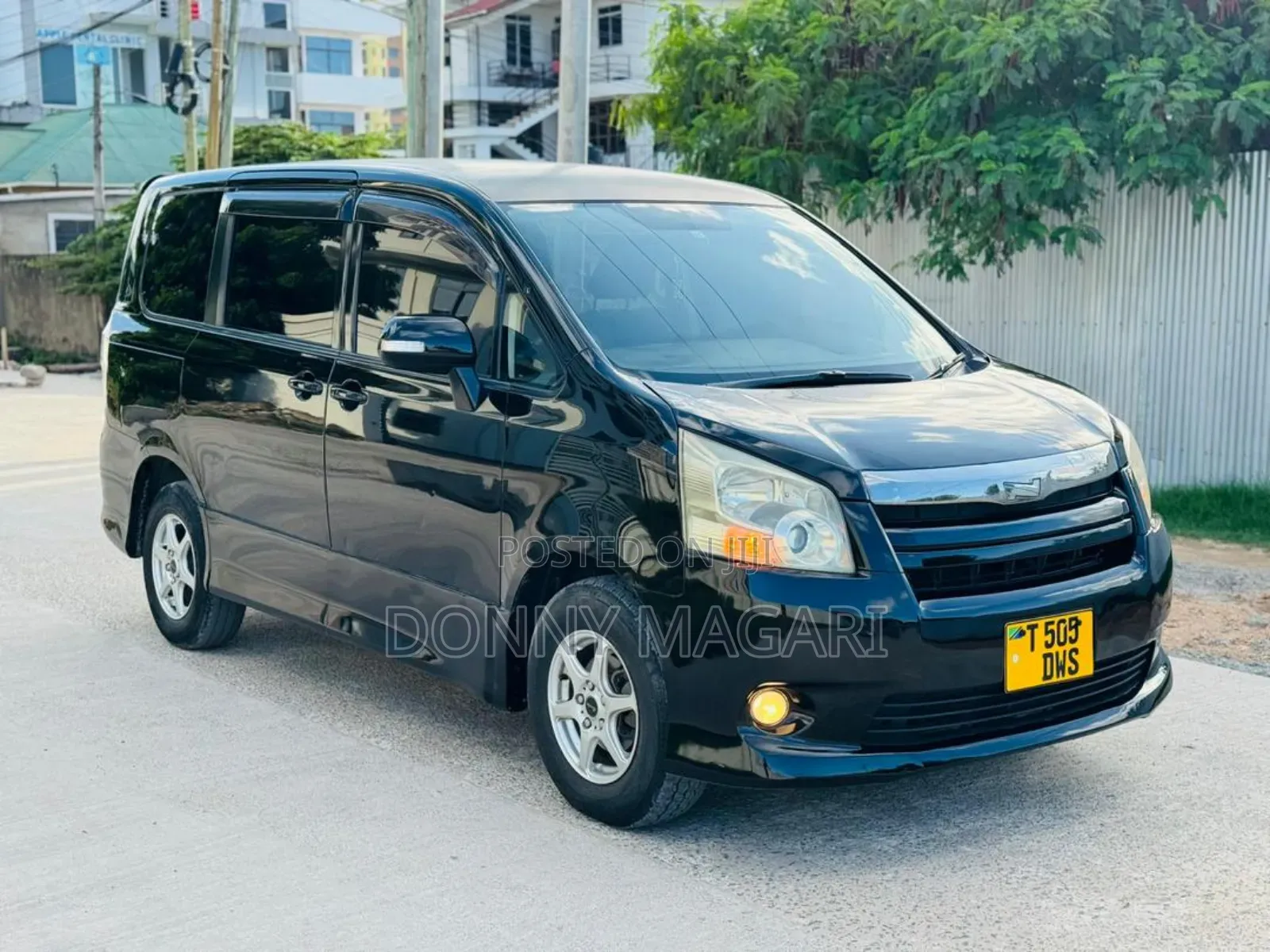 Toyota Noah 2010 Black